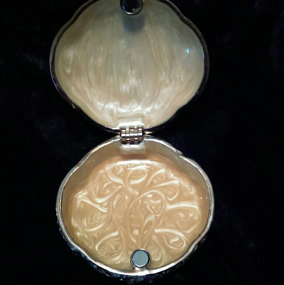 Australian Crystal Butterfly Jewelry/Trinket Box - Picture 4 of 4